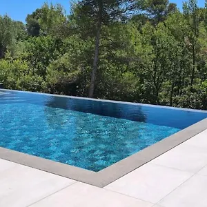 Hébergement de vacances Petit Paradis Sur Golf, Flassans-sur-Issole