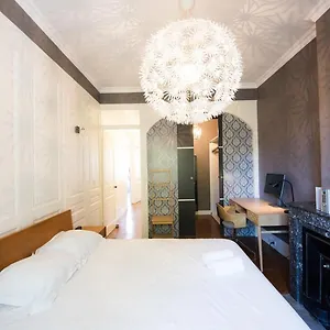https://charmant-51m-tout-confort-garage.hotels-rhonealpes.com